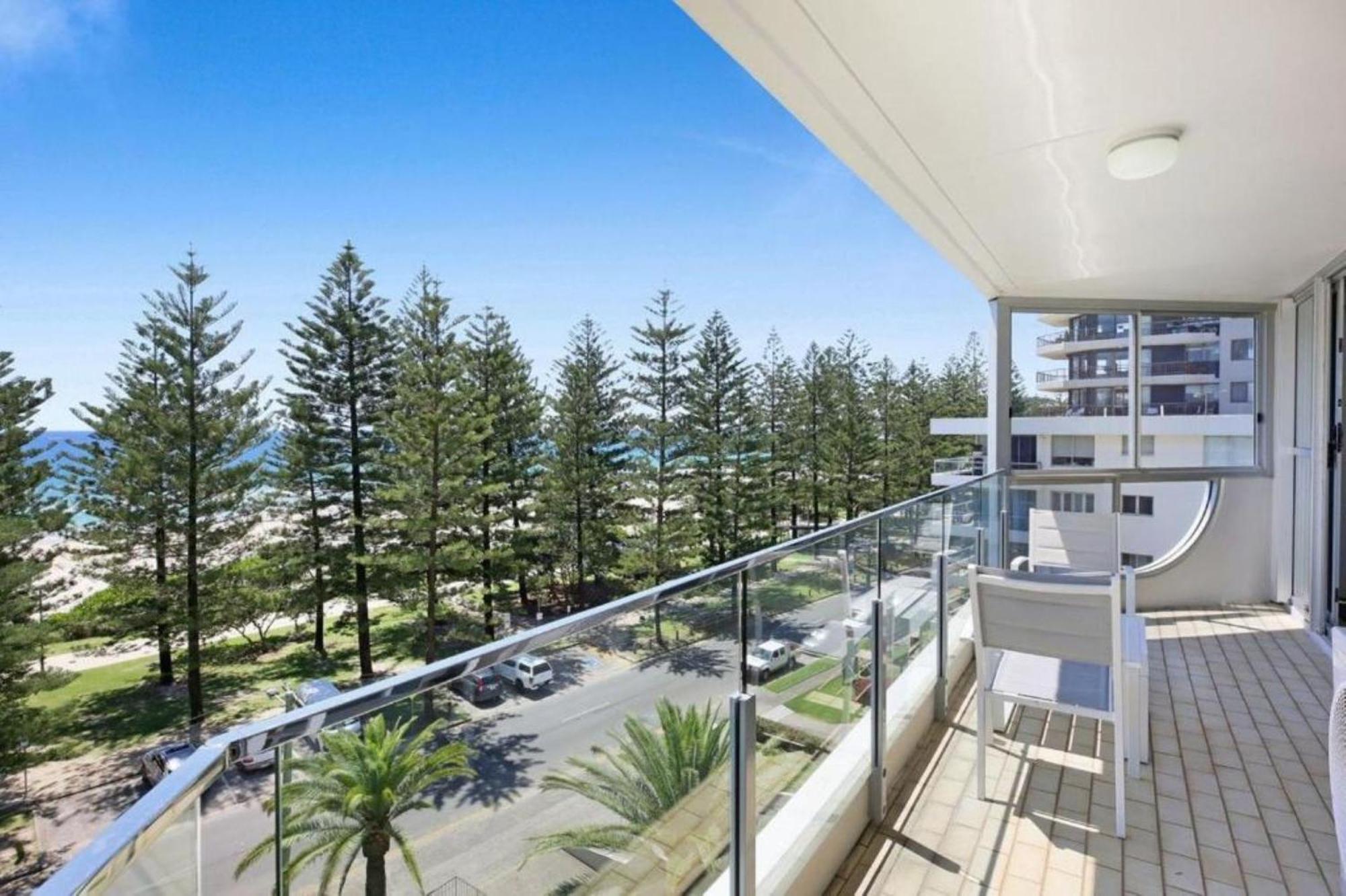 Apartment Ocean Front Breeze At Cashelmara Gold Coast